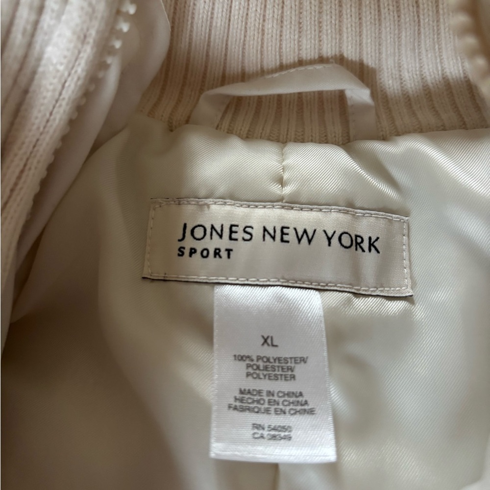 Jones New York White Quilted Vest - Picture 3 of 3